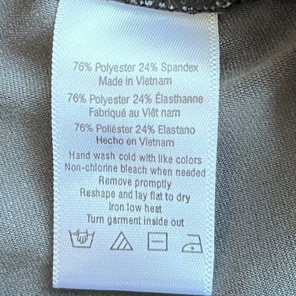 Alo Yoga Gray Gradient Ombre Stripe Airbrush Capri Leggings Size XS - Picture 6 of 6